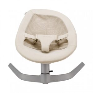 Nuna Leaf wipstoel in teak, stijlvol en duurzaam ontwerp met zachte bewegingen die het comfort en de ontspanning van baby's bevorderen, ideaal voor dagelijks gebruik.