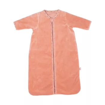 Bebe-Jou Winterslaapzak – een warme en gewatteerde babyslaapzak, gemaakt van zachte en isolerende materialen, ontworpen om je baby comfortabel en veilig te laten slapen tijdens koude winternachten, voorzien van een ritssluiting voor gemakkelijk aankleden, geschikt voor verschillende leeftijden.