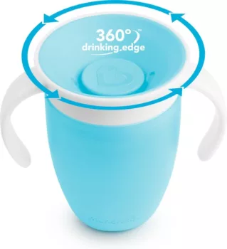 Munchkin 360 graden oefenbeker – een kindvriendelijke beker zonder tuit, ontworpen voor morsvrij drinken vanuit elke hoek, helpt peuters de overstap te maken naar een gewone beker.